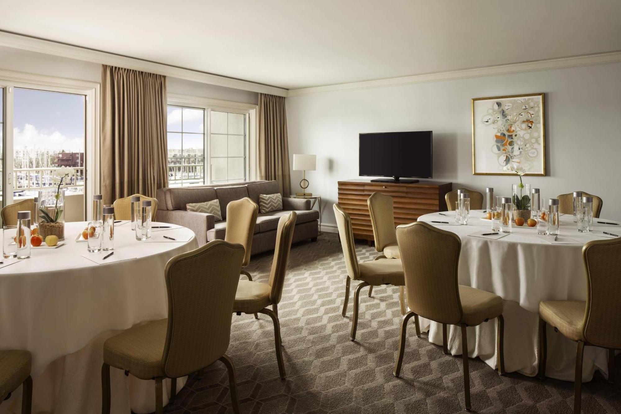 Hotel The Ritz-carlton, Marina Del Rey 5*