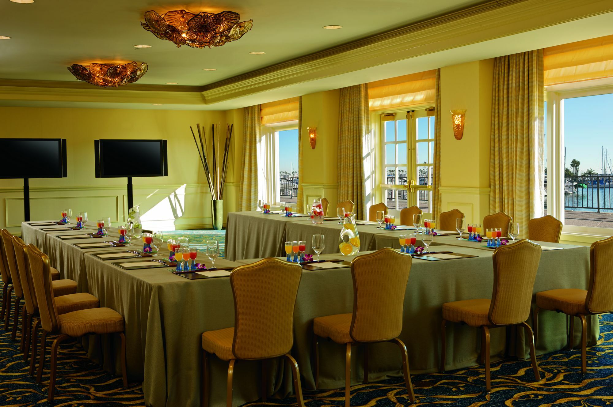 The Ritz-carlton, Marina Del Rey Hotel 5*